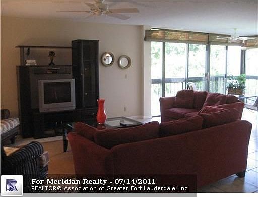 3rd image of 955 Egret Cir APT 302