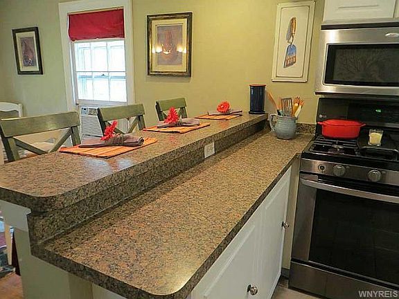 5th image of 37 Henning Dr