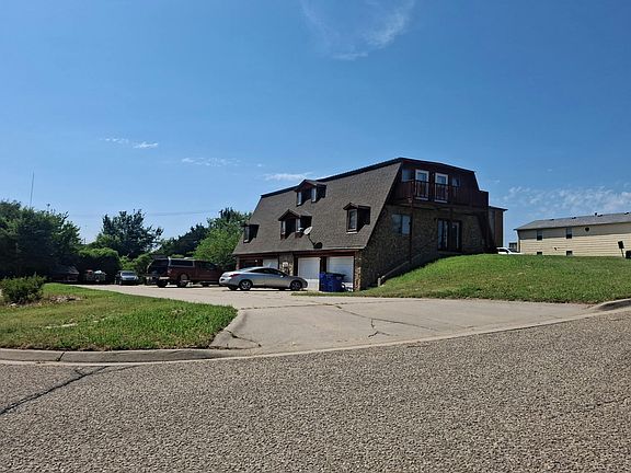3rd image of 918 Windwood Dr