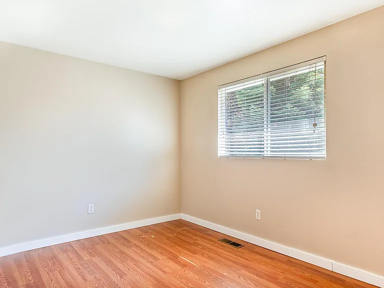 623 Harvest Rd — Photo 13