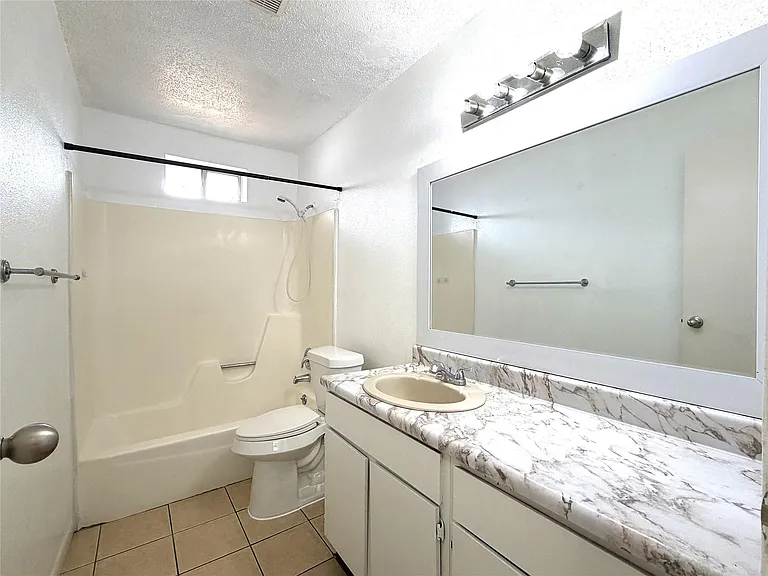 8842 Barton St — Photo 11