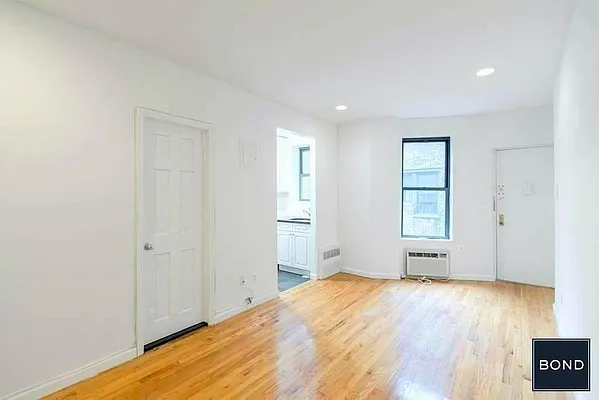 Rented by Bond New York | media 13