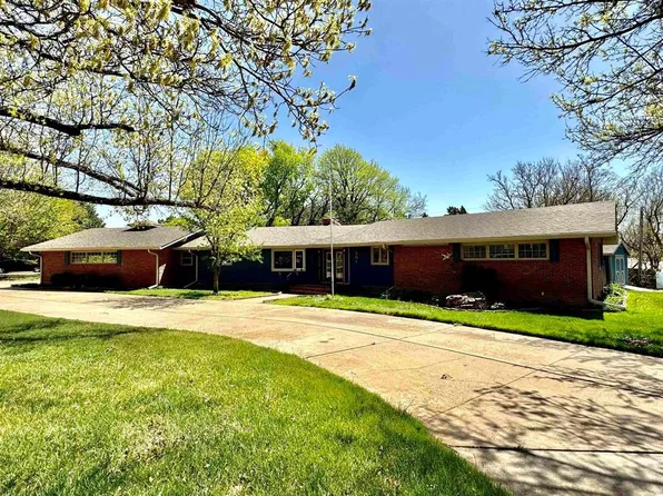 501 Annette St, Dodge City, KS 67801