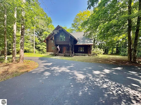 18821 Moore Rd, Thompsonville, MI 49683