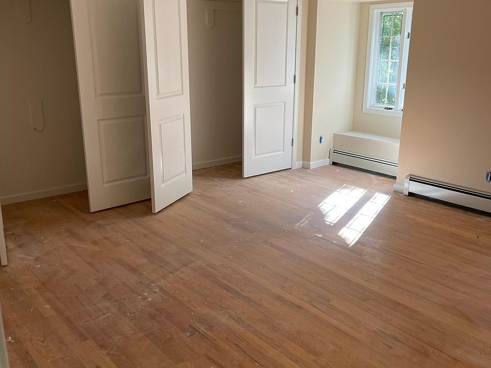 1st image of 1000 Johanna Ln