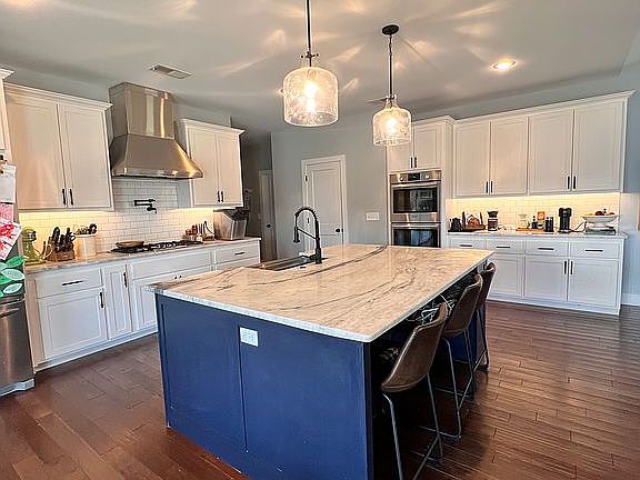 5th image of 15 Trinity Grove Ln