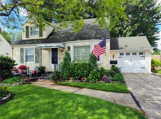 60 Arthur St, Cheektowaga, NY 14225
