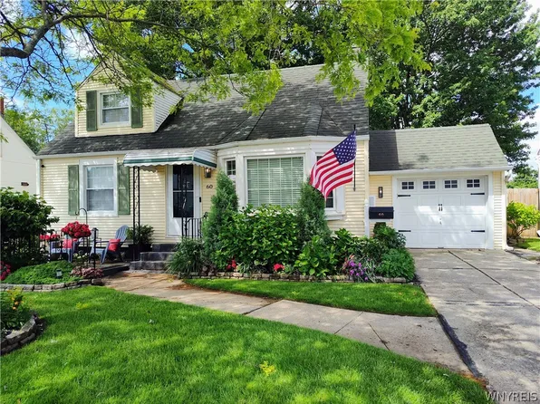 60 Arthur St, Cheektowaga, NY 14225