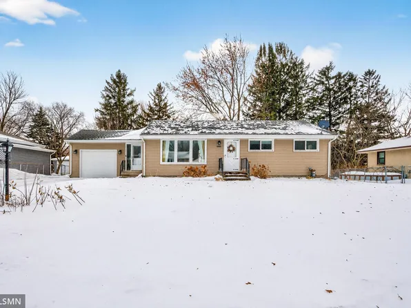 1084 Edgewater Ave, Shoreview, MN 55126