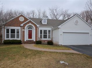 196 Monteith Ct, Vernon Hills, IL 60061