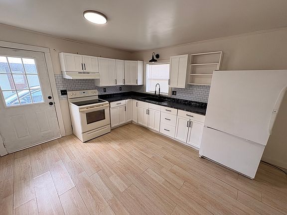 3rd image of 1634 Wightman Ave