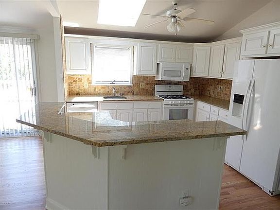 5th image of 43 Periwinkle Ln