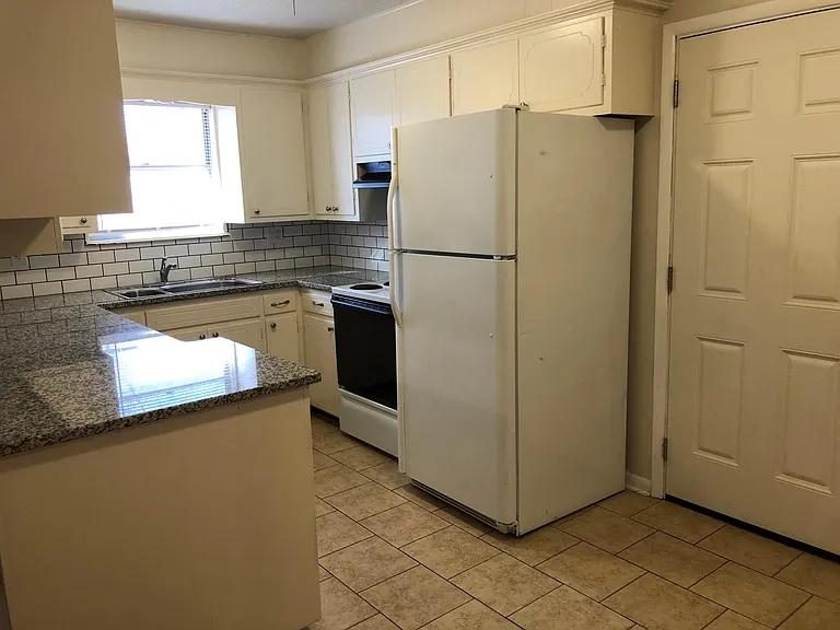 1508 Southern Heights Ave — Photo 10