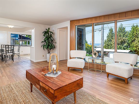 3rd image of 19708 24th Avenue NW