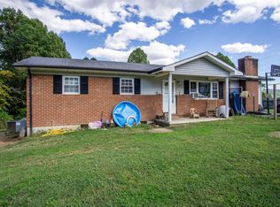 276 Mountain View Rd, Williamsburg, KY 40769