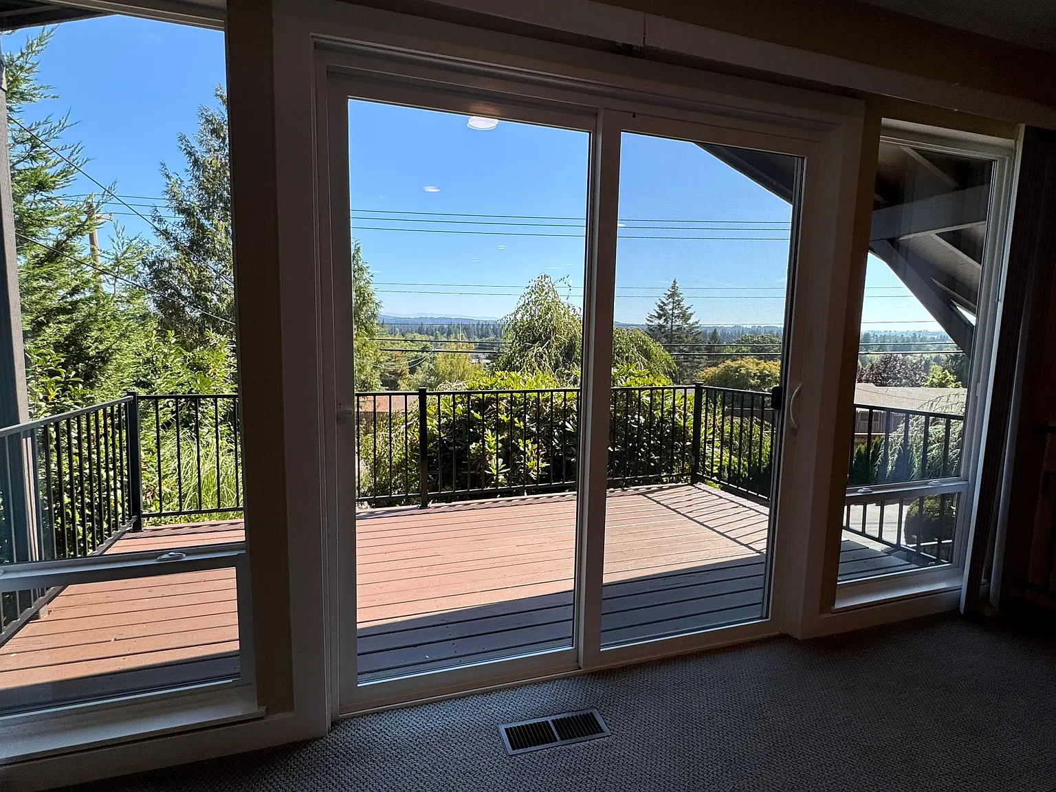 3 bed, 1900 sqft, $2,600 — Photo 4