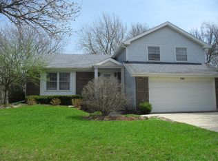 705 Huntington Ct, Algonquin, IL