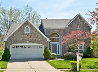 13156 Barrett Meadows Dr, Ballwin, MO 63021