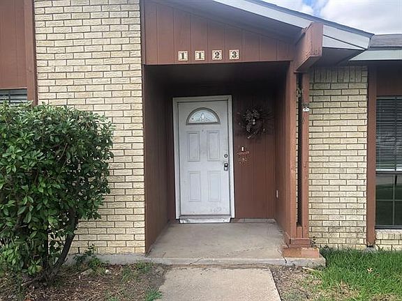 2nd image of 1123 Warwick Dr