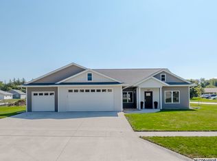 1400 Blake Dr, Clear Lake, IA 50428