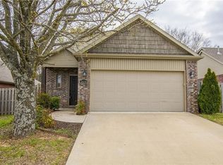2634 N Villa Blvd, Fayetteville, AR 72703