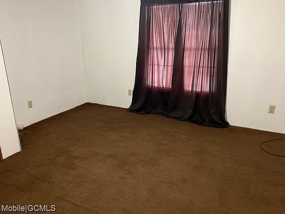 5th image of 8821 Siesta Ct
