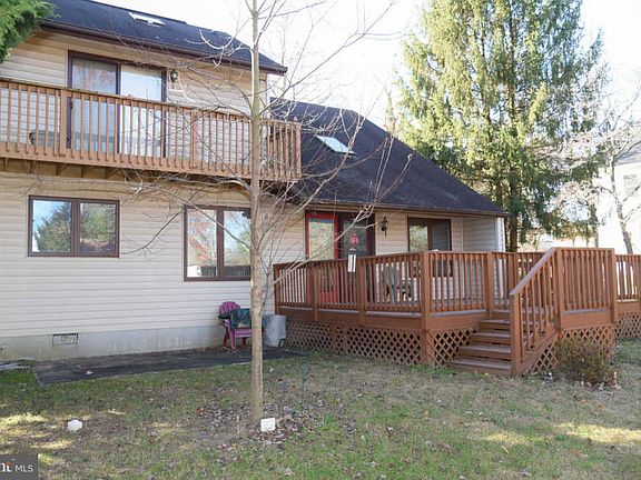 3rd image of 102 2nd Ave SE