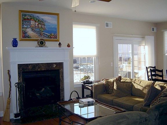 17 Republic Row - Great room