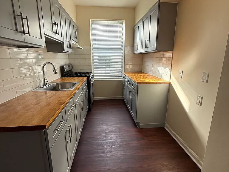 1651 66th St #2R — Photo 3