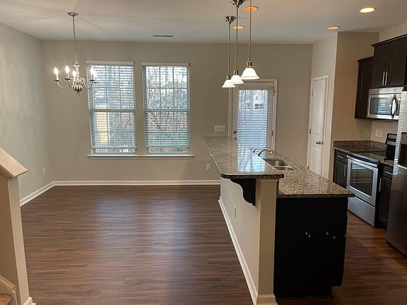 Dining Room - whole house freshly painted