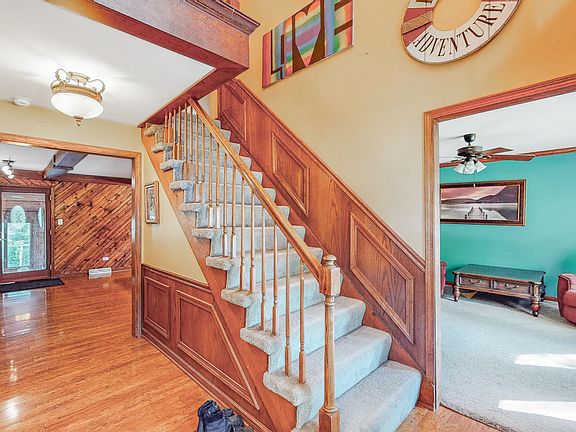 2nd image of 908 Lynwood Ct
