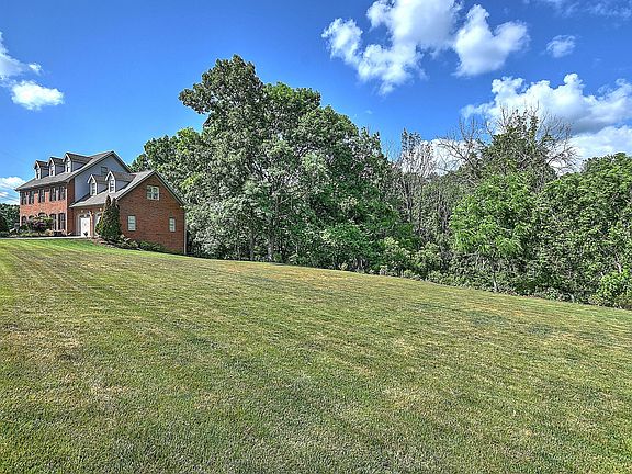 5th image of 1020 Sussex Dr