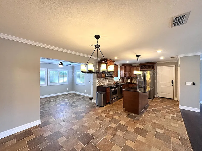 3465 Balsam Dr — Photo 5