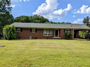 14 Pine Tree Dr, Honea Path, SC 29654