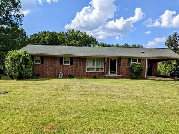 14 Pine Tree Dr, Honea Path, SC 29654