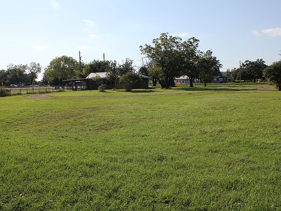5th image of 22240 N Highway 281