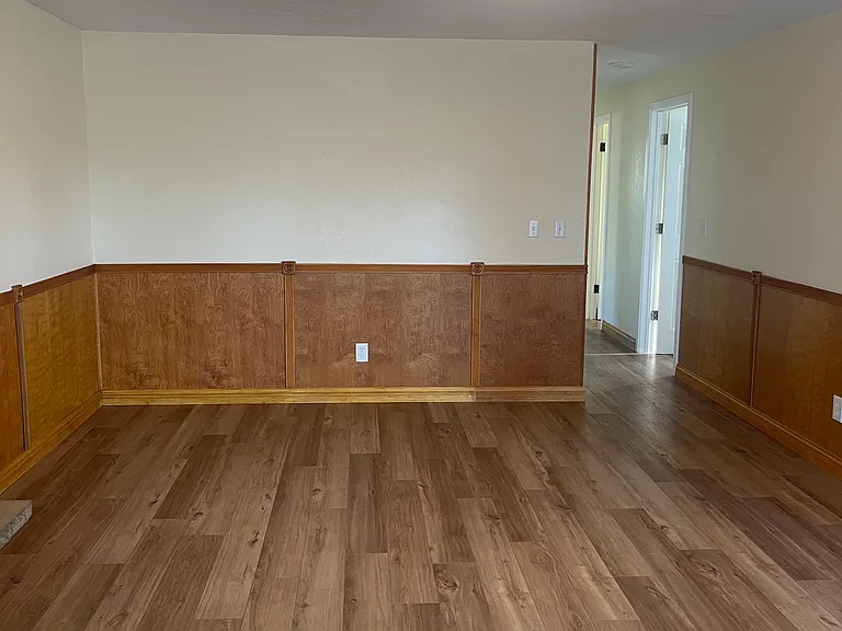 1112 E Craig Ave — Photo 10