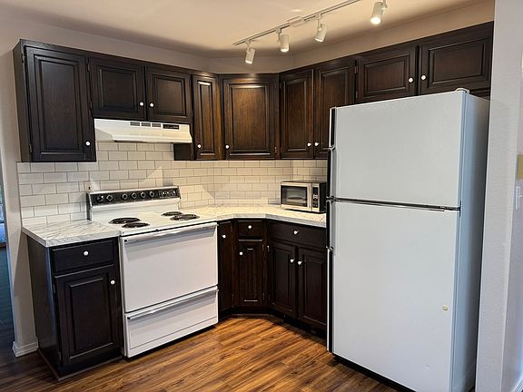 4th image of 20780 Terasse Dr NW
