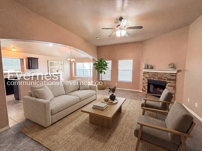 501 W Vega Ln — Photo 3