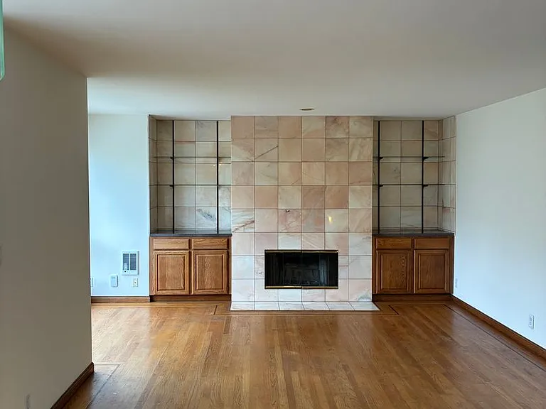 3041 Buchanan St — Photo 3