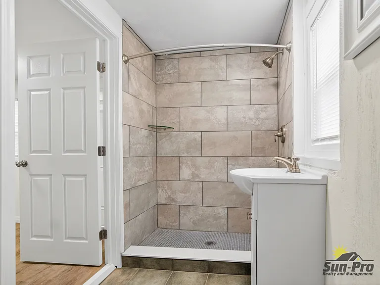 213 Live Oak Ave #A — Photo 11