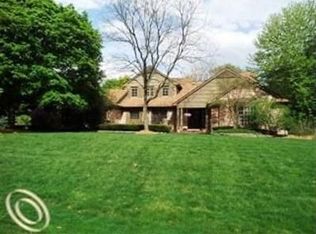 4257 Cherry Hill Dr, Orchard Lake, MI 48323