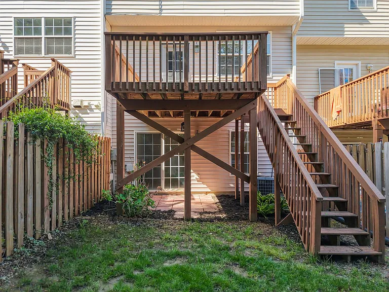 4718 Longhill Ln — Photo 36