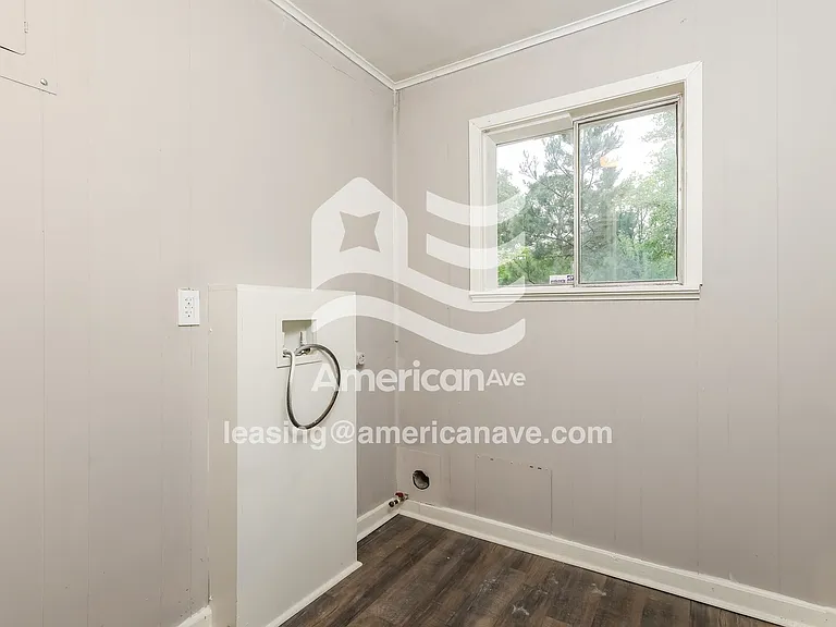 1913152_008_laundry_room_13741022.jpg
