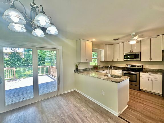 2nd image of 15049 New Windsor Rd