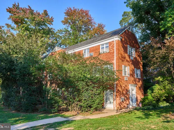 3203 Valley Dr, Alexandria, VA 22302