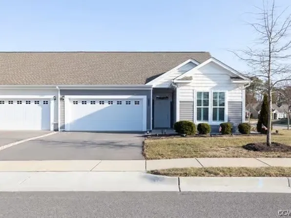 6100 Magnolia Cove Ct, Chester, VA 23831