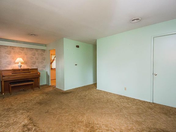 5th image of 2037 Saint Christopher Dr
