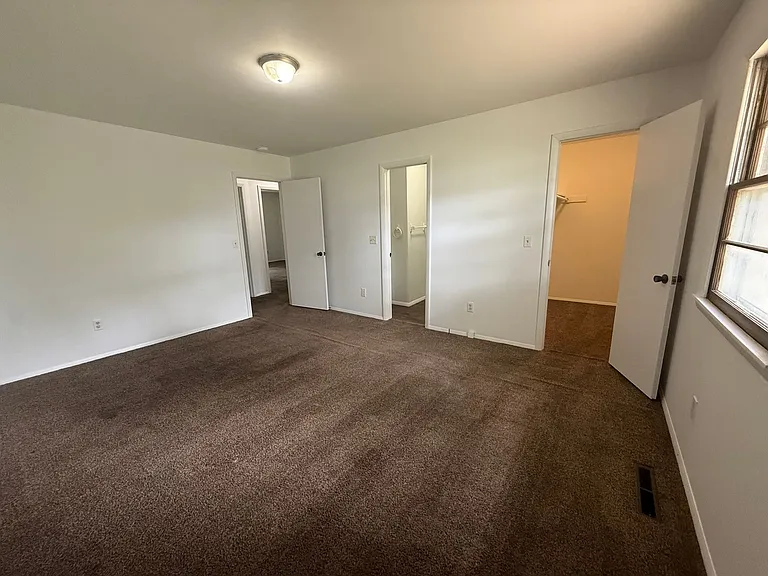 2561 S Ferguson Ave — Photo 11