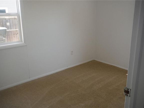 5th image of 1406 Woodcrest Dr